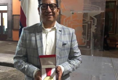Académico del CUAAD gana el premio Despertador Americano por su trabajo como comunicador gráfico