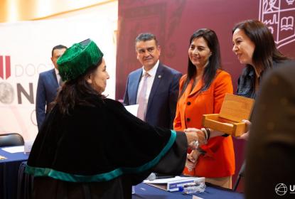 Académica de UDGVirtual recibe “Doctor Honoris causa" de la Universidad Virtual del Estado de Michoacán