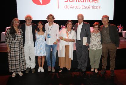 Bienal Mario Vargas Llosa aborda los peligros de la libertad y reconoce la labor de Raúl Padilla López