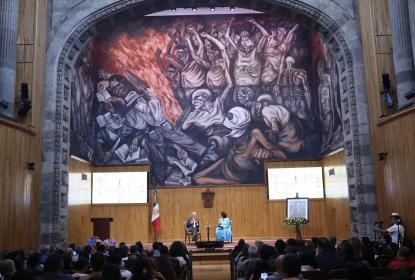 La novela incentiva a los lectores a querer un mundo mejor: Mario Vargas Llosa