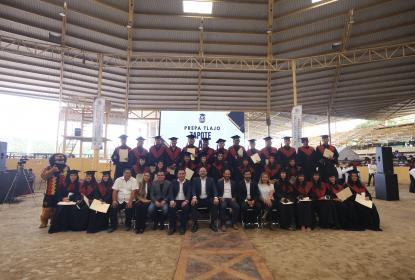 Rector General apadrina a la generación de egresados más grande de la Preparatoria Regional de Tlajomulco de Zúñiga y sus tres módulos