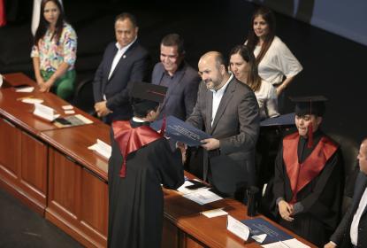 Apadrina Rector General a egresados de la Preparatoria San José del Valle, de Tlajomulco de Zúñiga 