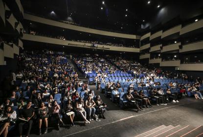 Egresan mil 900 bachilleres del programa JOBS-SEMS