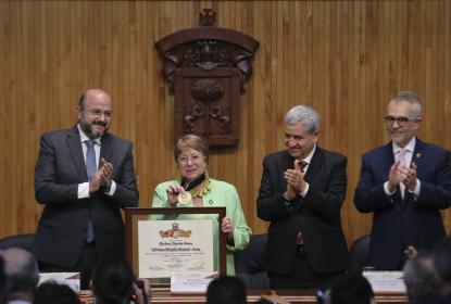 Expresidenta Michelle Bachelet recibe el Doctorado “Honoris causa” de la UdeG