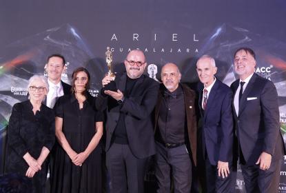 Comunidad de la UdeG dedica su Ariel de Oro a Raúl Padilla López