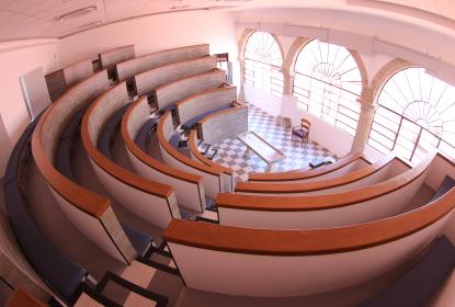 Renuevan auditorios para la enseñanza médica en la Antigua Escuela 