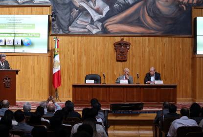 Envejecimiento de agricultores y feminización del campo abonan a pérdida de ejidos