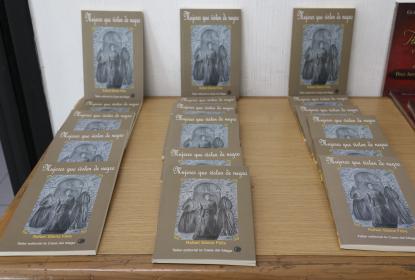 Presentan en CUCSH libro del artista Rafael Saenz Félix