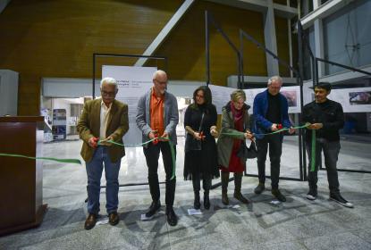 Exponen en BPEJ fotografías y poemas acerca del antropoceno en calles de Guadalajara 