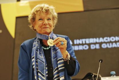 La escritora italiana Dacia Maraini recibe la medalla Carlos Fuentes