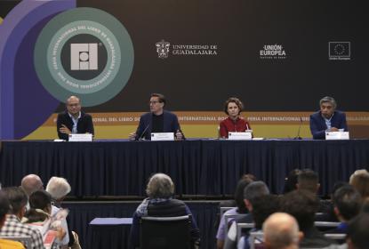 Pactos económicos y políticos sumen al país en el estancamiento económico