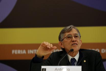 Las vacunas, uno de los mayores triunfos de la ciencia: Antonio Lazcano