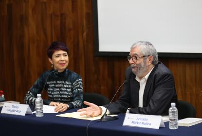 El escritor Antonio Muñoz Molina charló con jóvenes del CUCSH La Normal