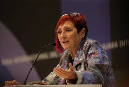 La literatura va a la mente y el corazón: Elia Barceló 