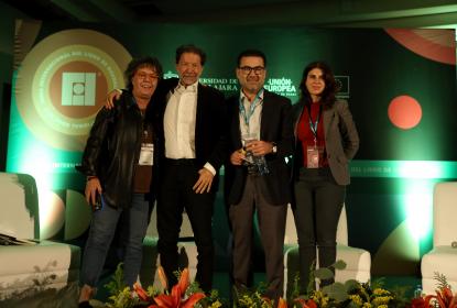 Analizan los peligros de la polarización para el periodismo, en la FIL