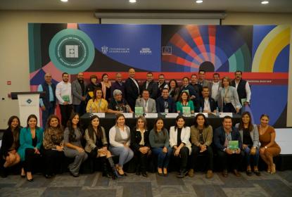 La libertad de la antología “Letras cautivas” aterriza en la FIL Guadalajara