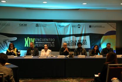 En novedad editorial, expertos señalan violencia y precariedad de periodistas en Jalisco