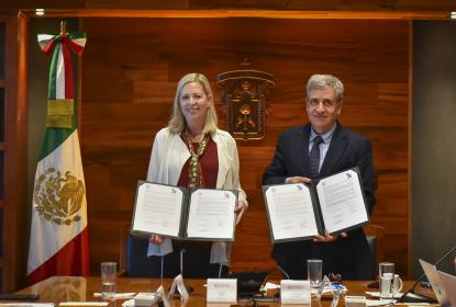 UdeG firma acuerdo con Douglas College
