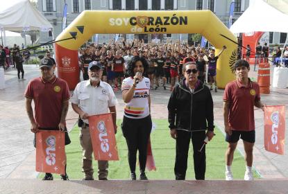 Participan mil 400 personas en primera Carrera Vertical UdeG en edificio de Rectoría