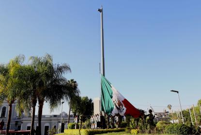 Conmemora UdeG 84 años del Día de la Bandera