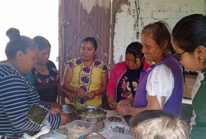 Con taller de estufas solares, UACI y CUTonalá impulsan transición energética de pueblos originarios del AMG