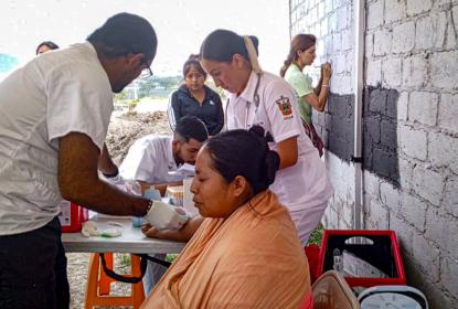 Suman esfuerzos para acercar servicios de salud a pueblos originarios de Cuexcomatitlán