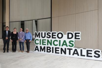 Craig Dykers inspecciona la construcción del Museo de Ciencias Ambientales