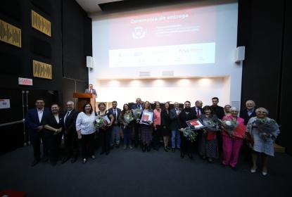 Distinguen labor de bibliotecarios de UdeG con reconocimiento “Helen Ladrón de Guevara” 2024