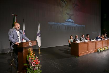 Apadrina Rector General a 750 alumnos de la Preparatoria 7