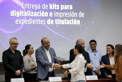 Entregan equipamiento para agilizar trámites en Control Escolar