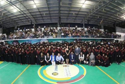 Momentos mágicos en graduación de la Preparatoria Regional de El Salto
