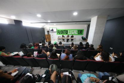 Exhortan a legislar despenalización del aborto