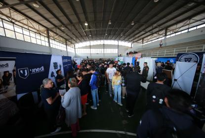 Asisten más de 5 mil estudiantes de preparatoria a Expo Profesiones en su primer día