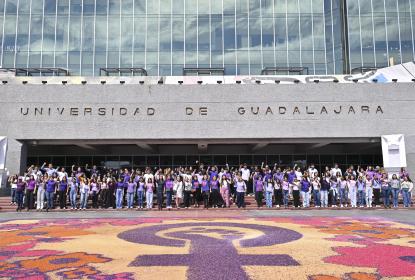 Alumnos elaboran “Tapete efímero” para visibilizar la igualdad de género