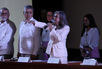 Primera Rectora del CUCosta toma protesta