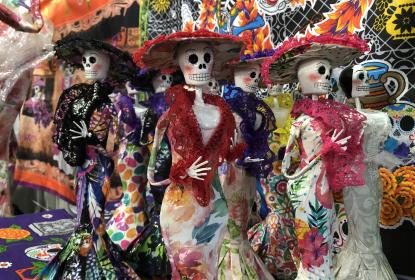Egresada del CUAAD invita a “Patrimonio en ruta” para redescubrir el Día de Muertos