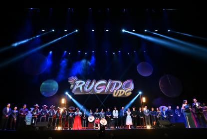 Robert Saucedo, de Prepa 17, gana el concurso de talentos Rugido UDG 2025