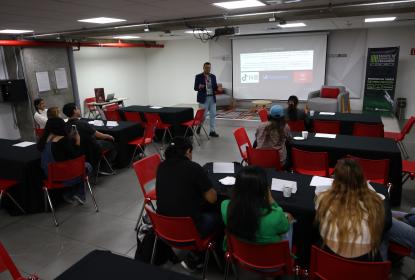 Ofrecen herramientas narrativas dentro del Encuentro Internacional de Periodistas 2025