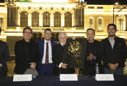 Rinde homenaje a José Manuel Jurado Parres, maestro emérito de la UdeG, con presea “Leo Honoris” 