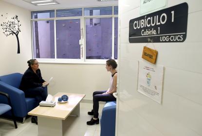 Vivir, trabajar y sonreír: el rostro invisible de la depresión funcional