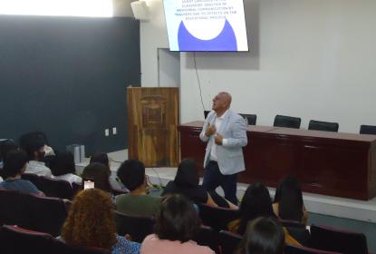 Reflexionan sobre propuestas para el futuro de la enseñanza del inglés