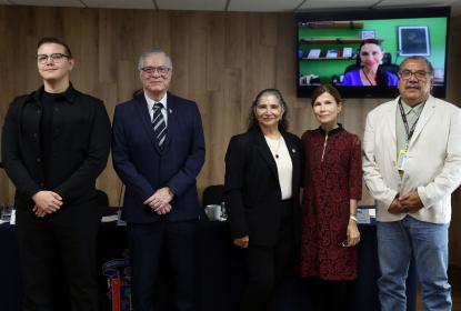 Visibilizan opciones laborales para profesionales de Geografía, Filosofía y Estudios políticos
