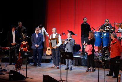 Se realizó con éxito el concierto de Paco Padilla a beneficio de la Unidad de Atención a Niños con Quemaduras Graves del HCG