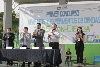 Dedica la Preparatoria 20 espacio a las ciencias experimentales con su primer concurso de aparatos y experimentos