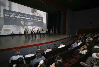 Capacitan a personal administrativo en materia de contrataciones especializadas