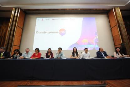 Universitarios cuestionan sobre seguridad y educación a candidatos al Senado