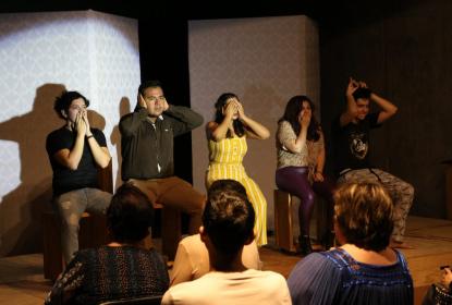 Presentarán “Adictos anónimos” en el Teatro Experimental