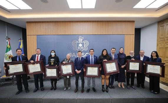 Gobierno estatal reconoce a universitarios con Premio Jalisco 2025