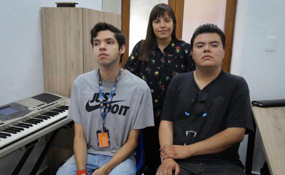 Impulsa CUAAD enseñanza musical con tecnología braille para personas con ceguera y baja visión