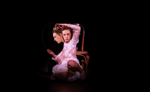 Luz Arcas presenta “Morphine”, un rito de tránsito a través de la danza